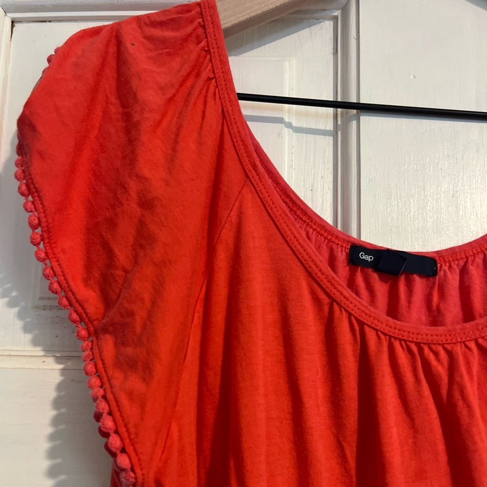 Gap women’s top size medium